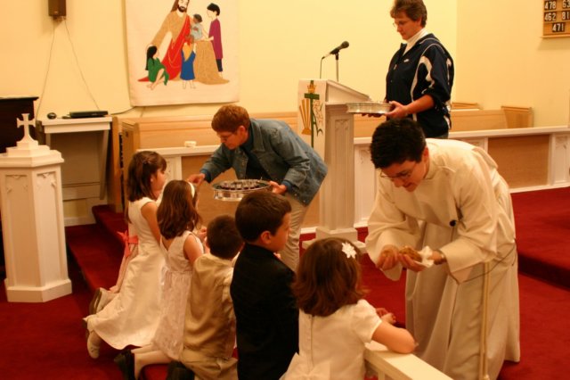 fristcomcommunionapril1920092.jpg